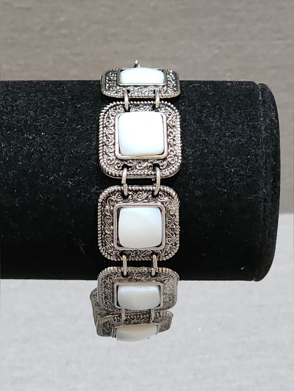 LINK BRACELET WHITE STONE  DECORATIVE SILVER TONE BEZEL WITH ADJUSTABLE TOGGLE